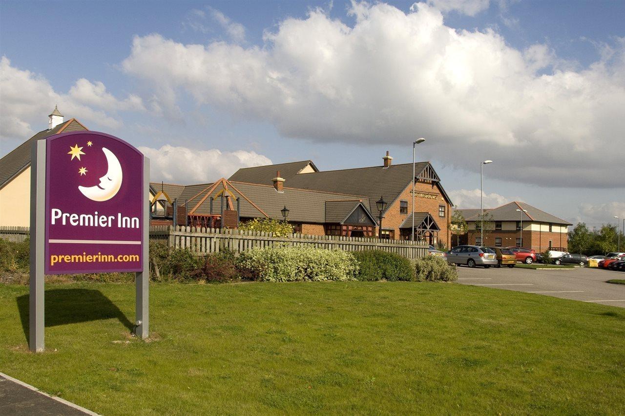 Premier Inn Barnsley Wombwell Екстер'єр фото