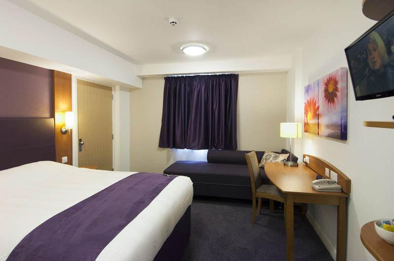 Premier Inn Barnsley Wombwell Екстер'єр фото